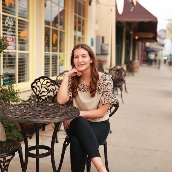 Meet your Posher, Kaylie - Picture 1 of 1